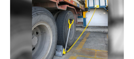5 Sự Thông Minh Của Khóa Bánh Xe Wheel Chock Rite Hite 