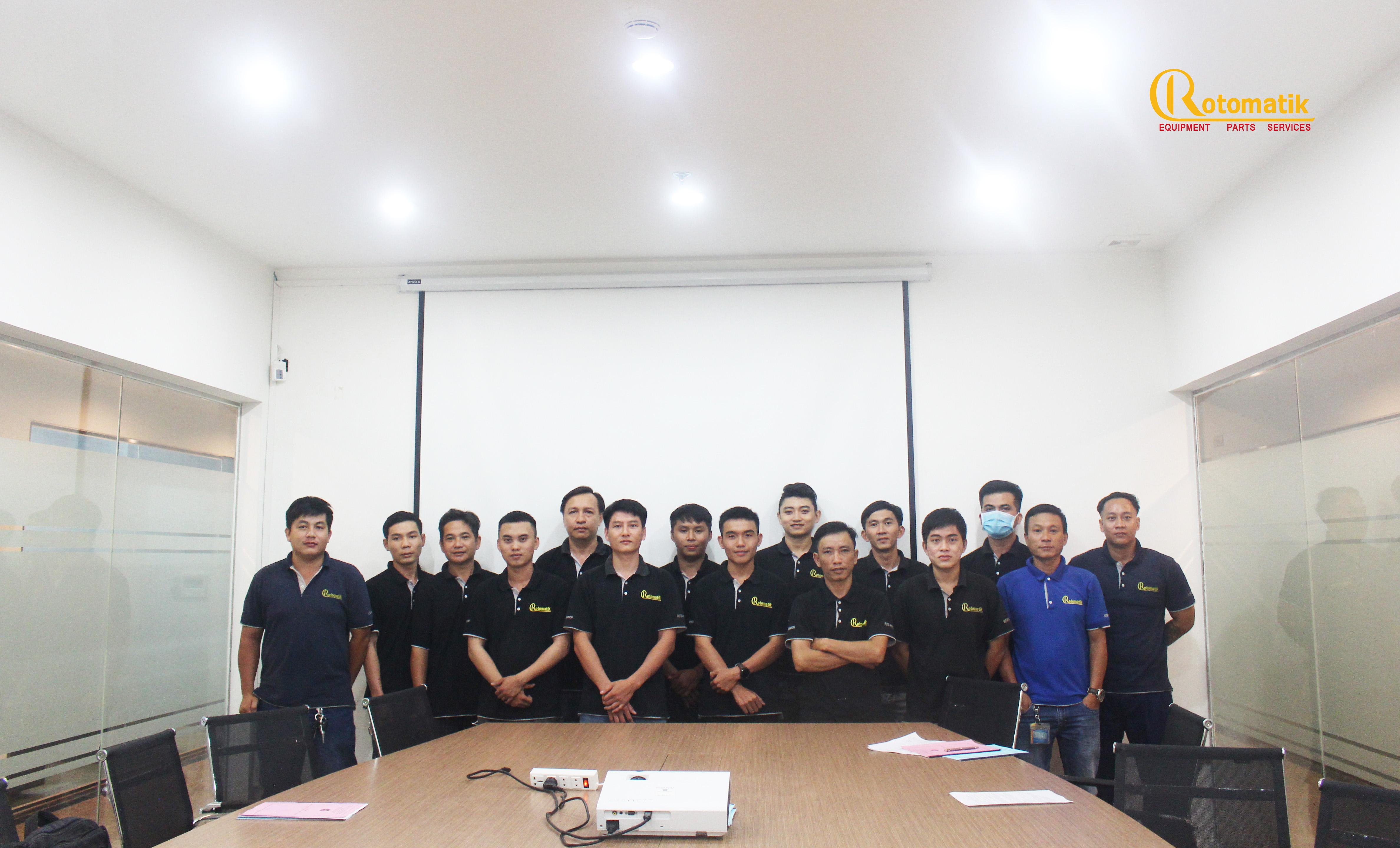 Team kỹ thuật tại trụ sở Rotomatik HCM